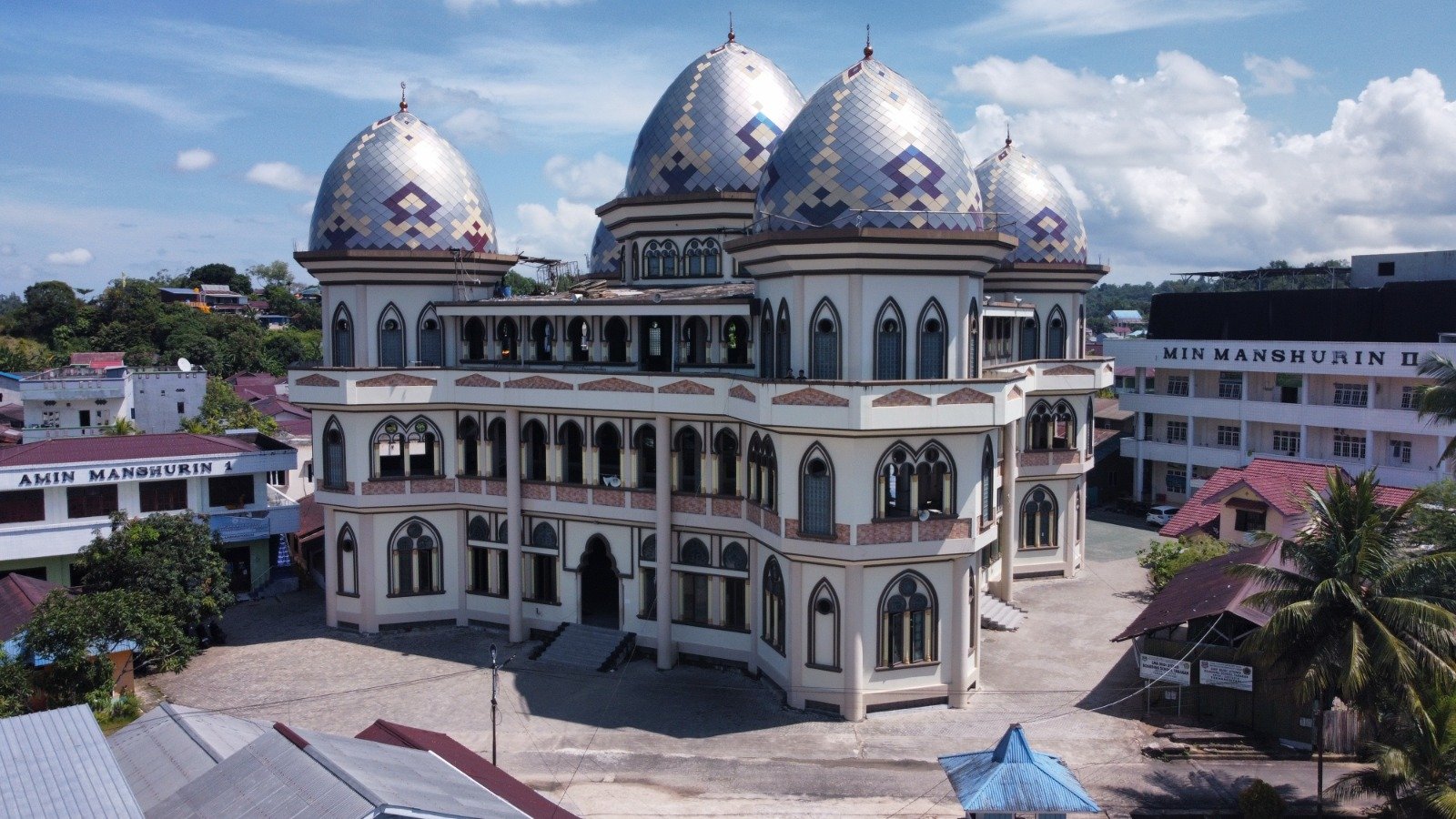 Manfaat Sistem Boarding School dalam Membentuk Kemandirian dan Kedisiplinan Siswa